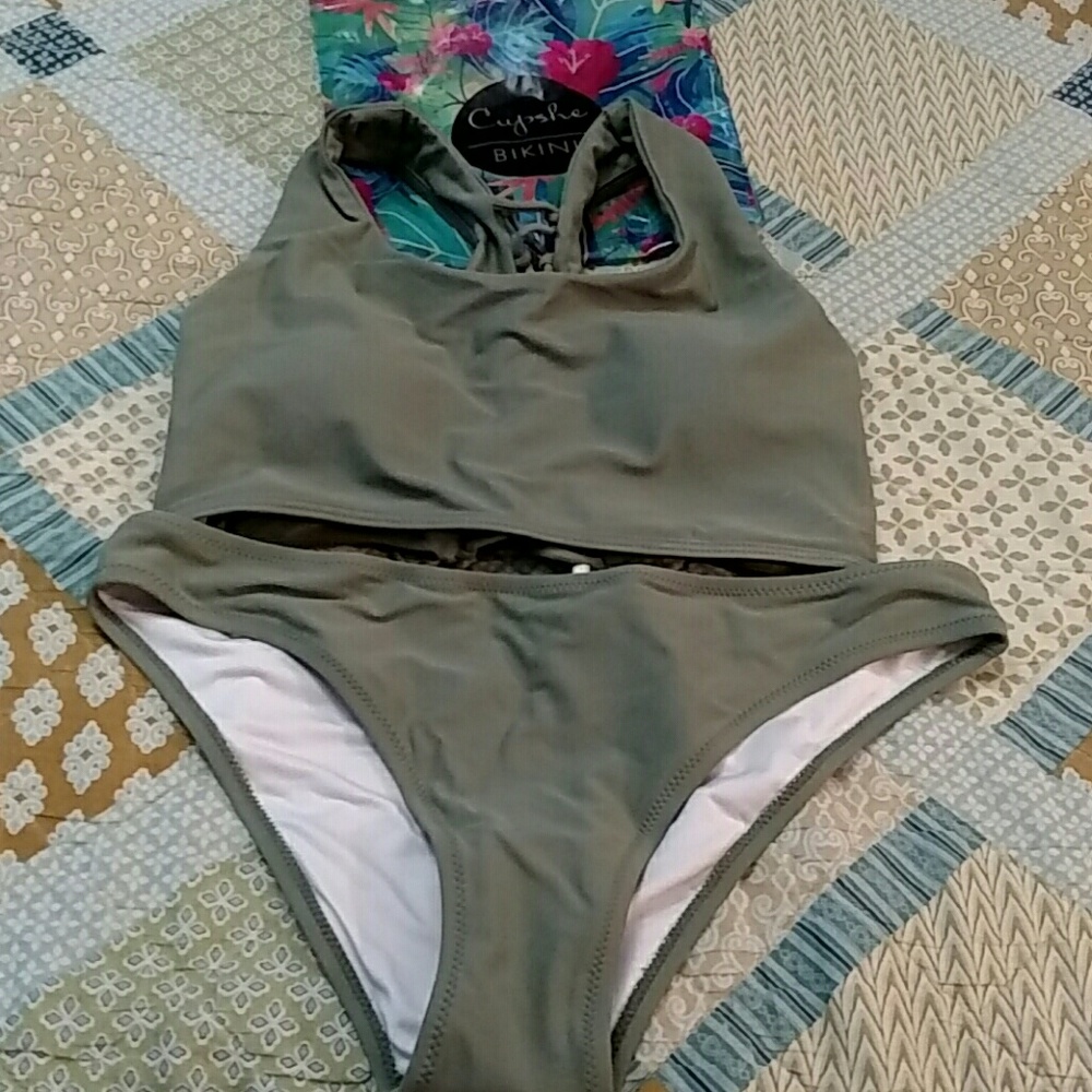 Cupshe Matcha mousse solid Bikini set